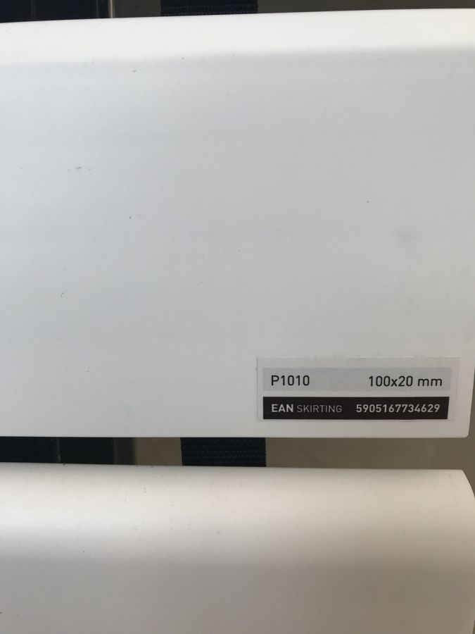 Плінтус підлоговий білий Arbiton VEGA під фарбування P1010 (100x20x2400)