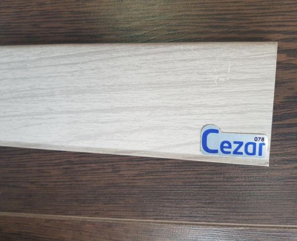 Плінтус підлоговий Цезар Cezar Hi-line Prestige 078 Дуб світлий сірий