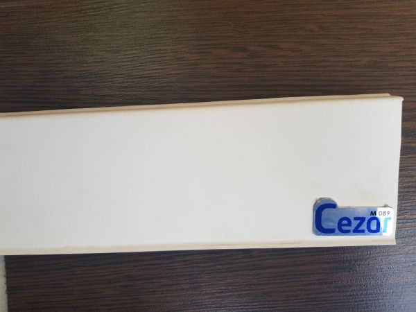 Плінтус підлоговий Цезар Cezar Hi-line Prestige 089M білий матовий
